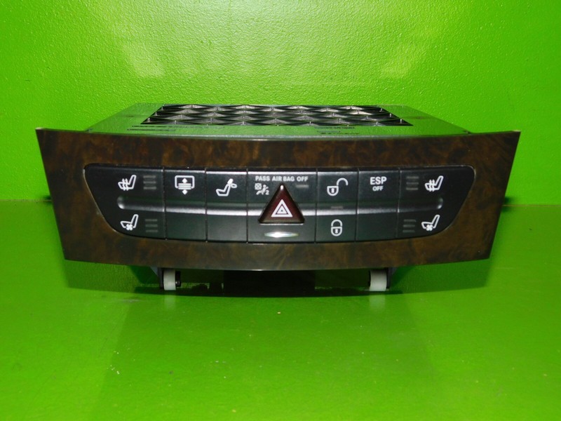 06-11 CLS 550 63 W219 OEM 2116800552 switch button cluster heated seat hazard