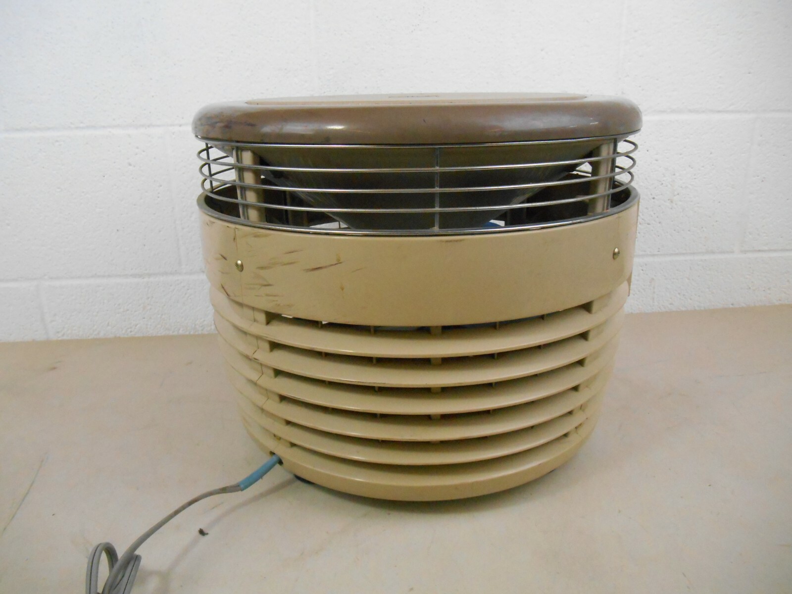 Vintage LASKO Footstool Fan Blue Blades Model ? 3152 HASSOCK FAN Japan