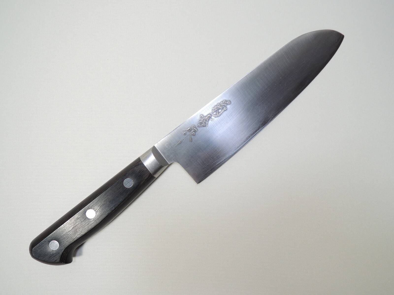 Japanese made Santoku kitchen knife Kikuhide 菊秀 作 V10 Japanese made Santoku kitchen knife Kikuhide 菊秀 作 V10