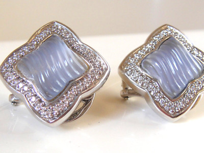 $5500 DAVID YURMAN 18K GOLD QUATREFOIL CURVED CHALCEDONY DIAMOND EARRINGS