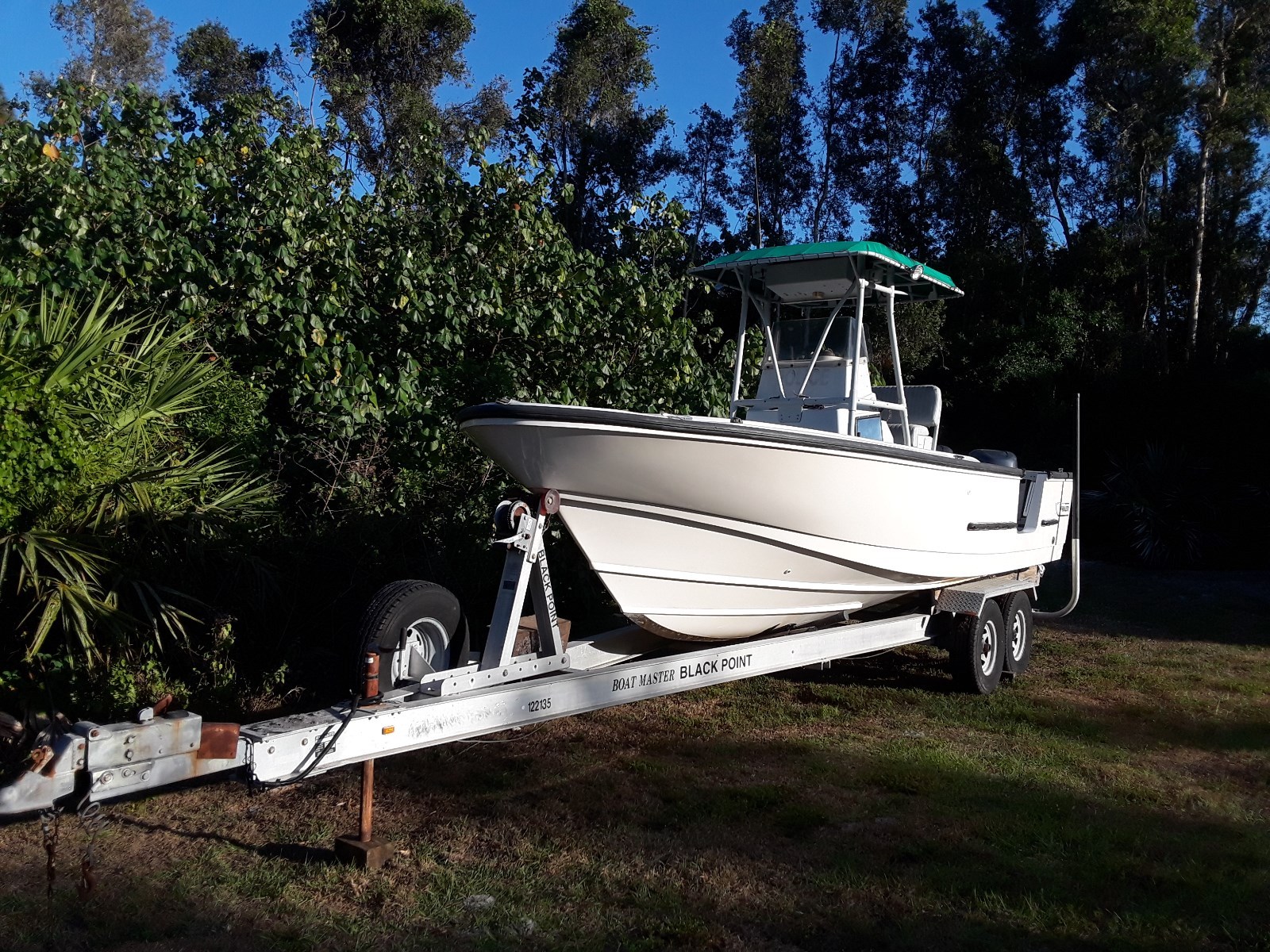 1995 24ft boston whaler justice cc 2001 twin 200 hpdi w/1999 boatmaster trailer