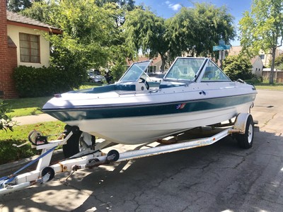 chris craft 19ft motor boat with Trailer