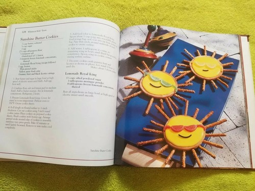 Lot of 2 Vintage Cookie Cookbooks 101 Cookie Recipes & Homemade Cookies CookBook