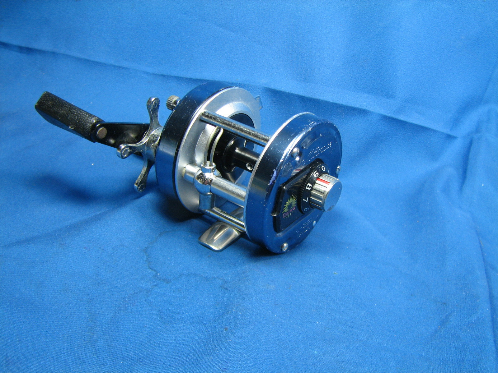 Vintage Daiwa Millionaire 4H Hi-Speed Baitcasting Fishing Vintage Daiwa Millionaire 4H Hi-Speed Baitcasting Fishing