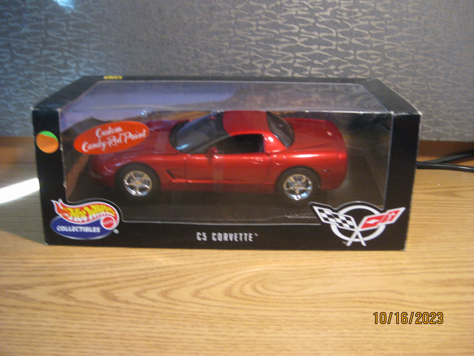 1/18 CHEVROLET CORVETTE C-5 , CANDY RED, BY MATTELL-HOT