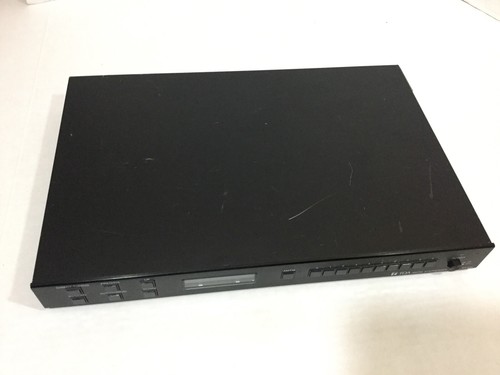 TOA AM/FM Synthesizer Tuner DT-930 Japan Made Unit Only UNTESTED