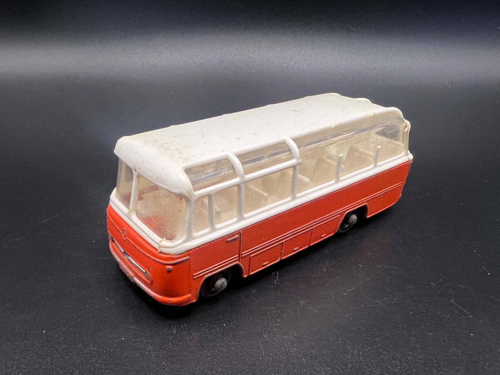 マッチボックス No.68 MERCEDES COACH Matchbox Mercedes Coach Bus No 68 Orange/White Lesney