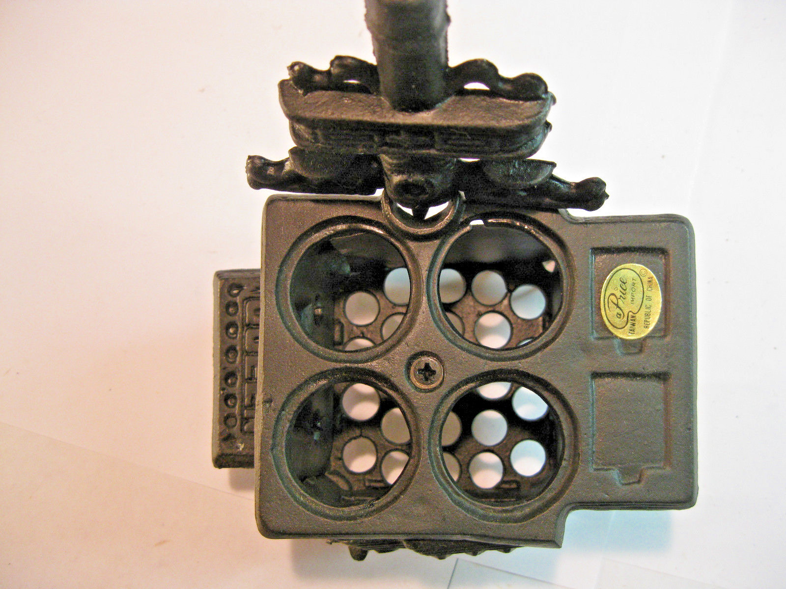 Vintage cast iron 5 3/4