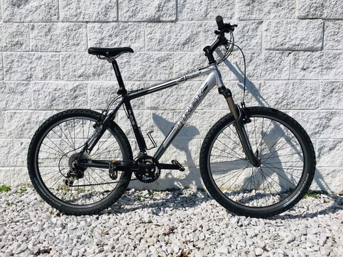 Trek 4300 4 Series Mountain Bike / 24-Speed / 19.5” Aluminum Frame