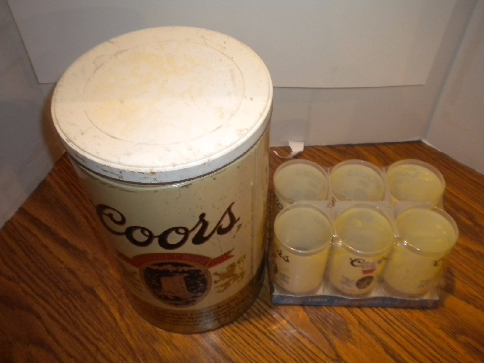 Vintage Coors Tin 13x8  6 16oz coors Libbey banquet & 6 tasting shot glasses
