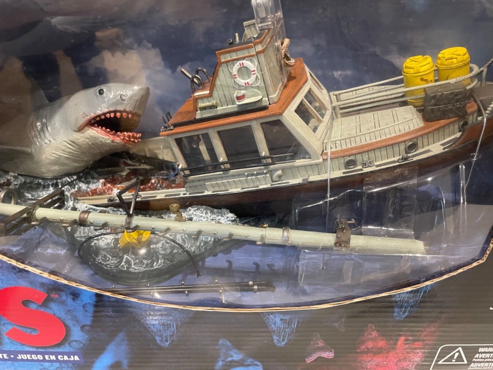 JAWS Deluxe Boxed Set MOVIE MANIACS 4 McFARLANE TOYS SPAWN JAWS Deluxe Boxed Set MOVIE MANIACS 4 McFARLANE TOYS SPAWN