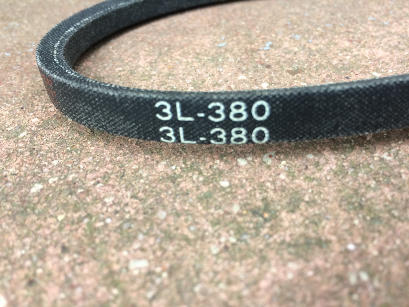 NOS 3L380 V Belt Oil and Heat Resistant