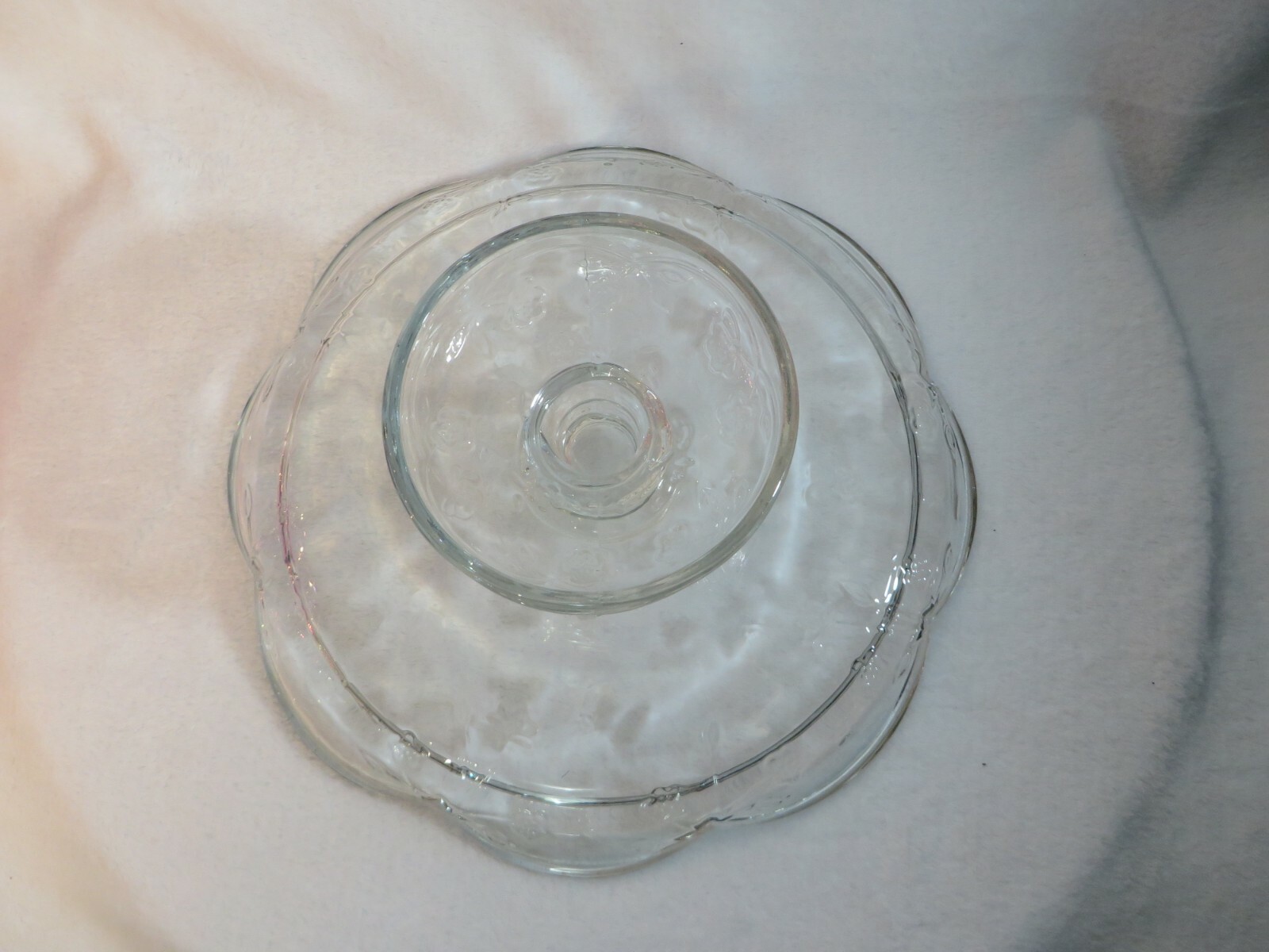 VINTAGE PRESSED GLASS PEDESTAL CAKE STAND WITH DOME COVER