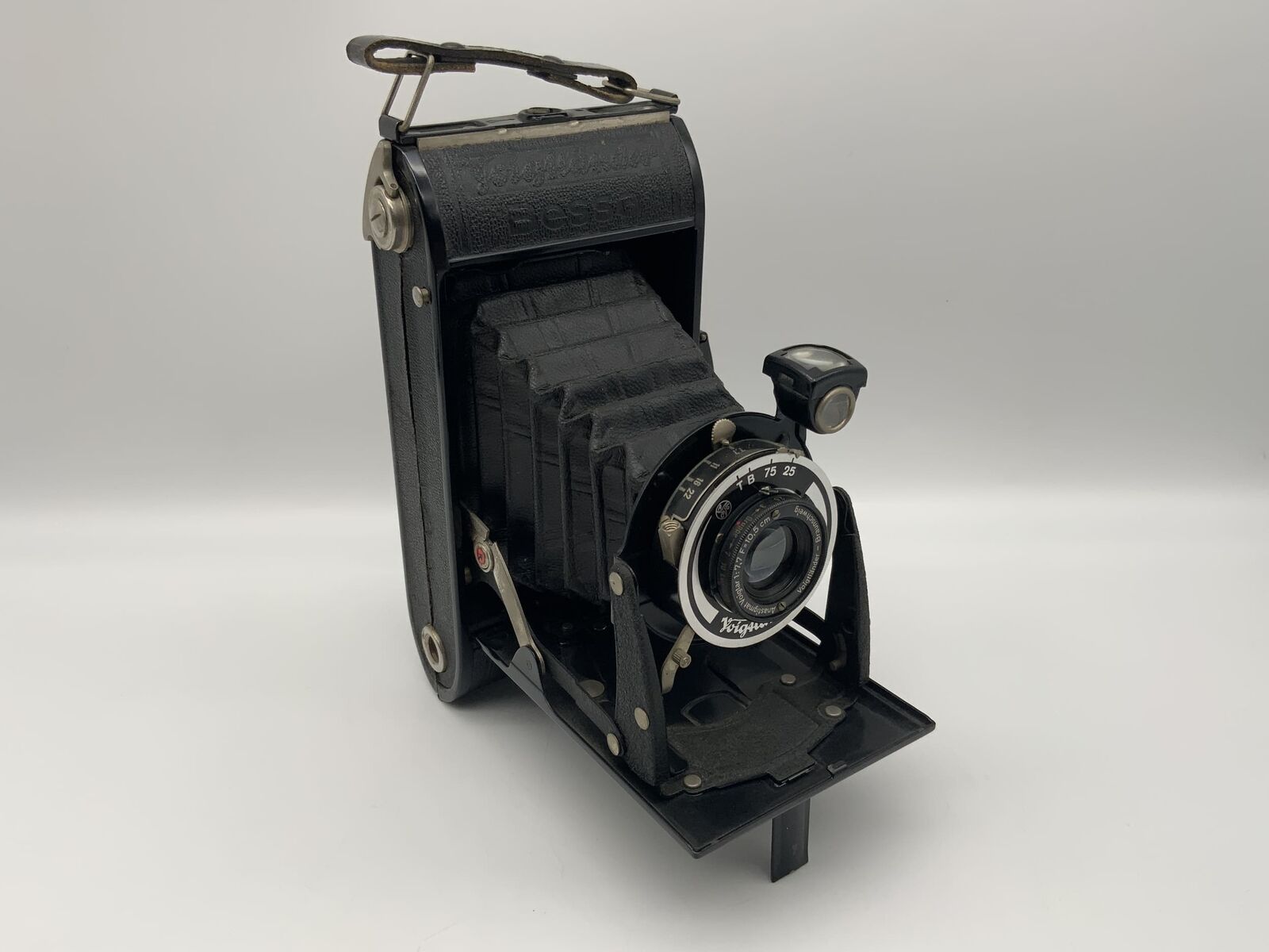 Voigtländer Bessa Folding Camera With Anastigmat Voigtar 1 Voigtländer Bessa Folding Camera With Anastigmat Voigtar 1