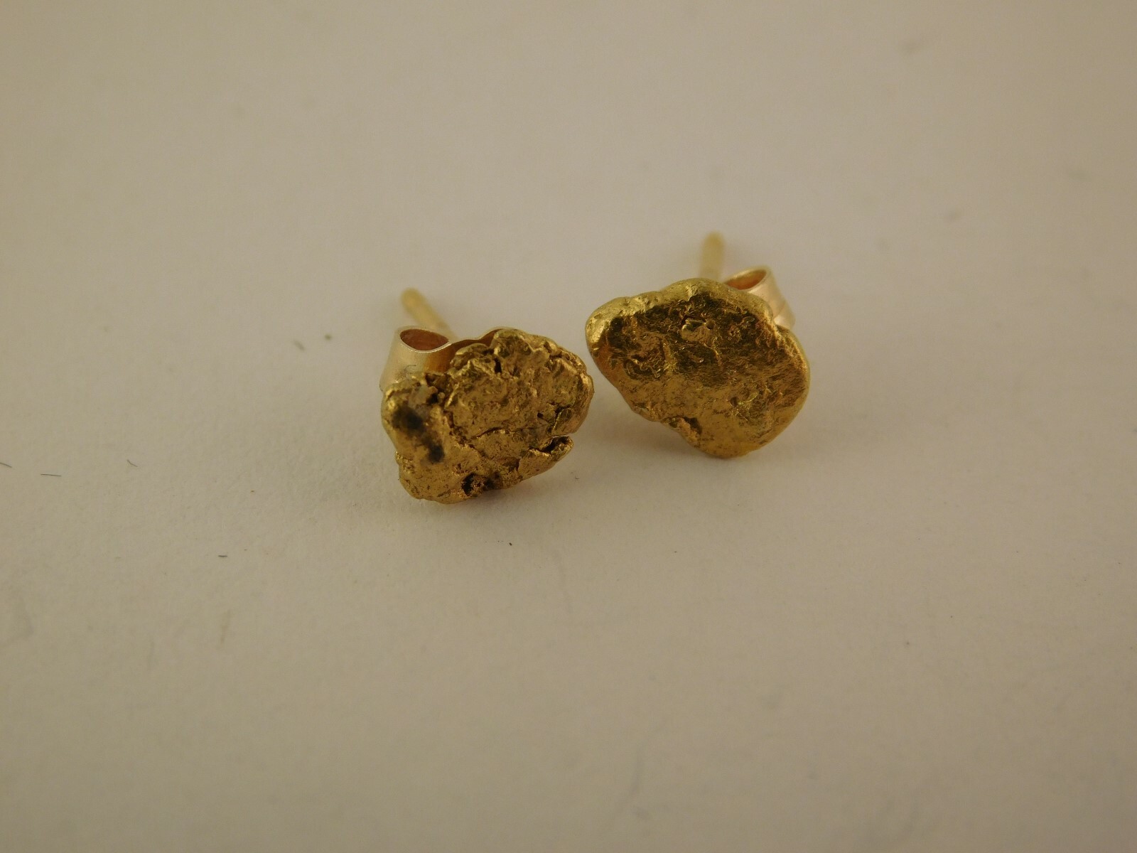 PLACER NATURAL GOLD NUGGET EARRINGS 14K GOLD BACKS GIFT BOX