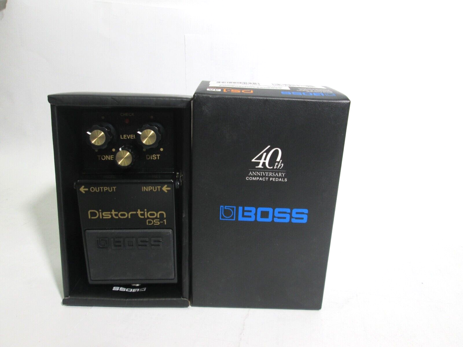 BOSS DS-1-4A Distortion 40th Anniversar… Boss DS-1 40th Anniversary Limited Edition Distortion Pedal