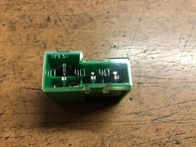 NEW OEM NISSAN FUSIBLE LINK - FUSE BLOCK ASSEMBLY - 40 40 40 AMP - GREEN