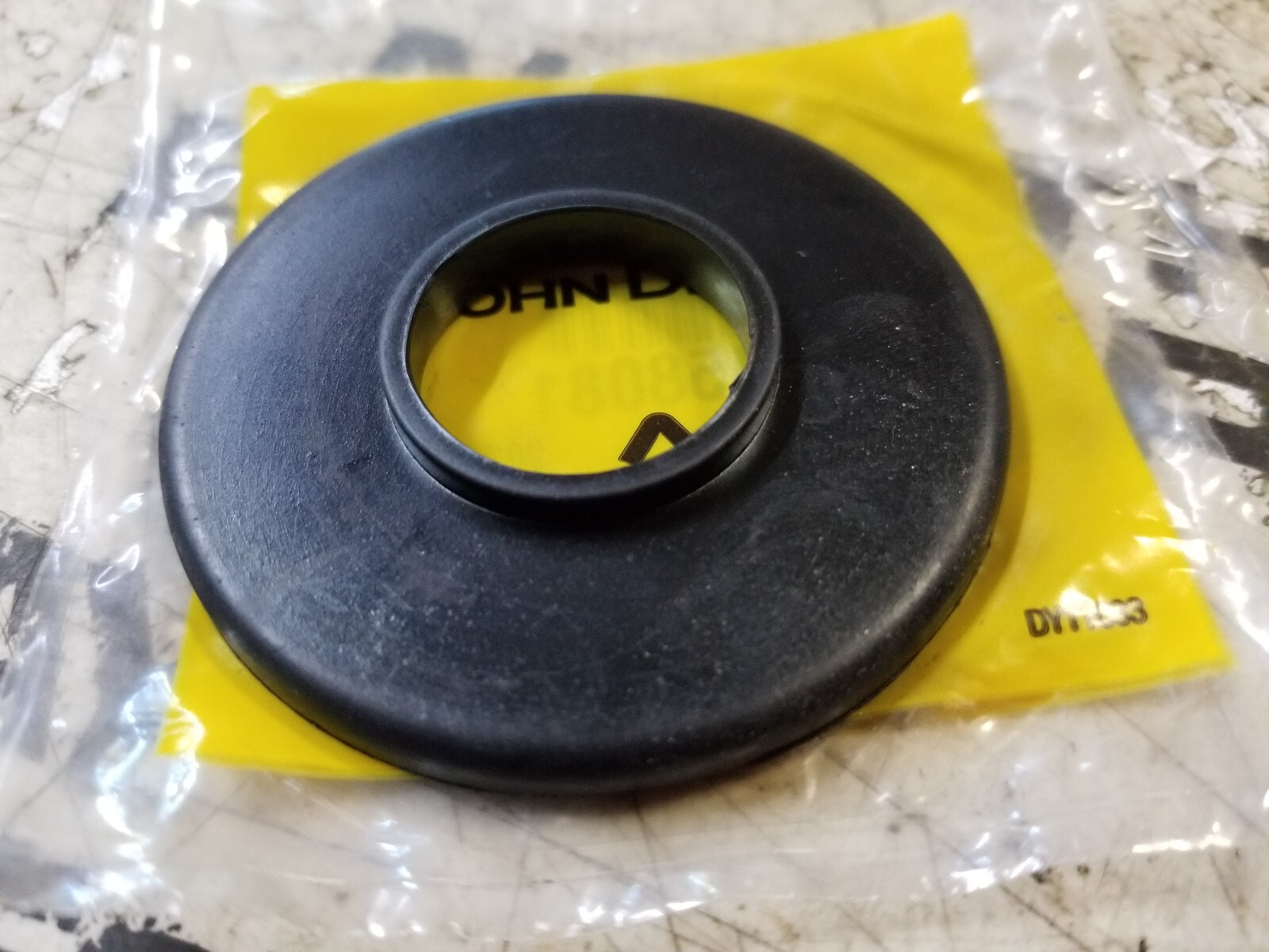 JOHN DEERE T158081 WASHER - Picture 1 of 3