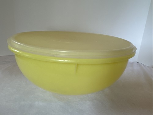 Vintage Large Tupperware Fix N Mix Bowl 274-1 with Yellow