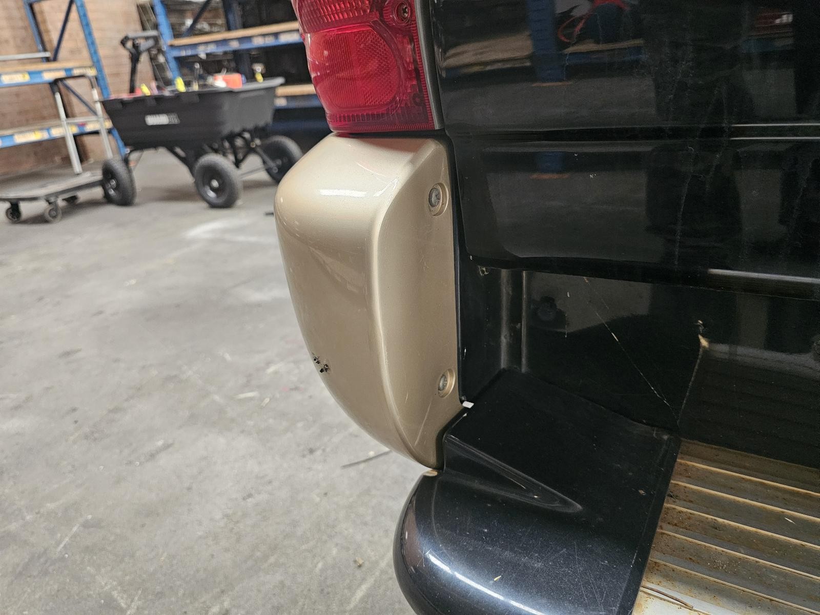 2010 Proton Jumbuck LEFT FRONT DOOR SHELL W/ MOULD TYPE 02/2003-12/2010 770297 image 9