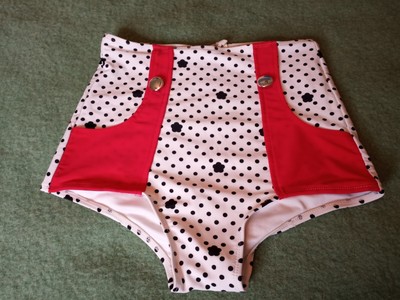 Beach Bash S Pockets Lined White Black Polka Dots Women's Swim Shorts
