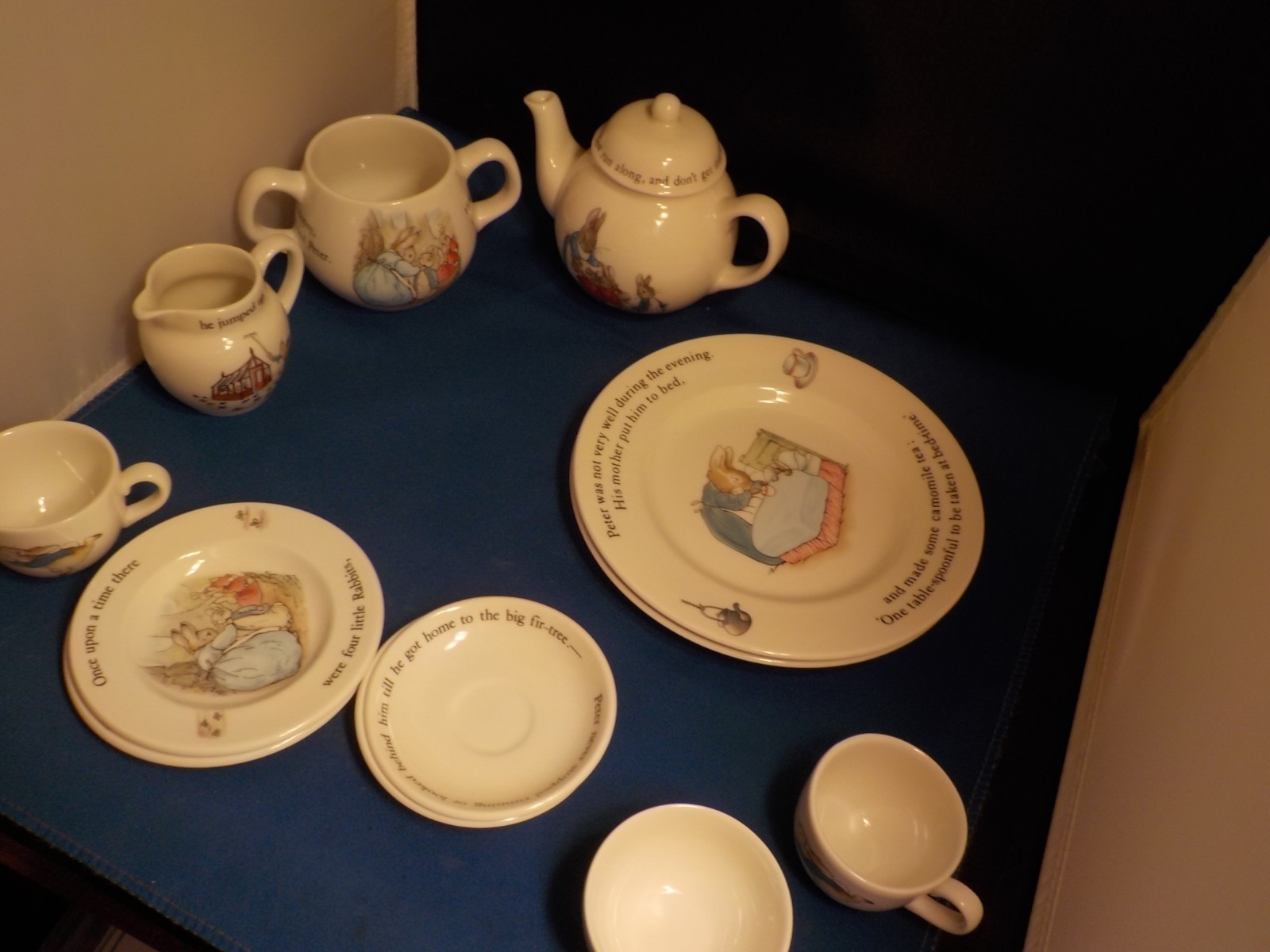 Vintage Wedgwood Peter Rabbit  12 PIECE TEA SET Excellent Condition