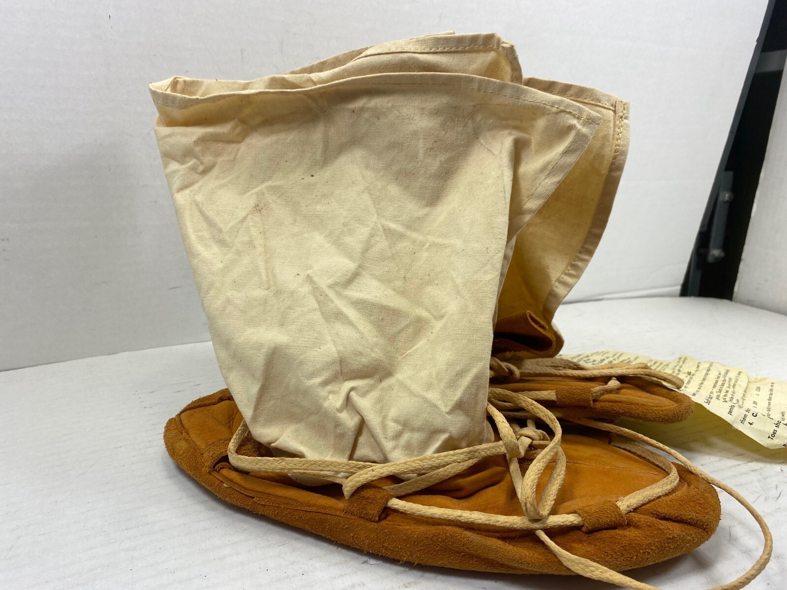 Mens leather USAF Arctic Survival moccasins size 12, used