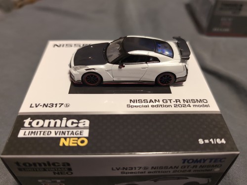 TLV NEO LV-N317b 1/64] NISSAN GT-R NISMO Special edition