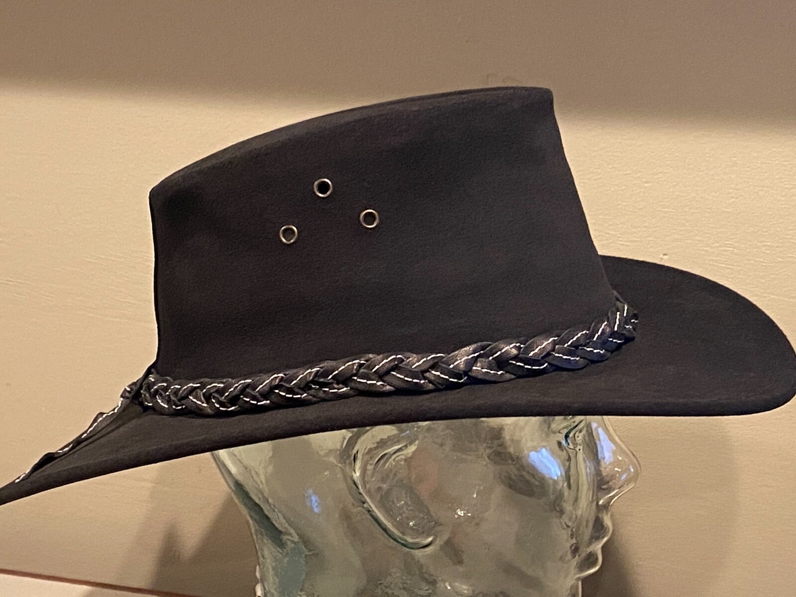 $99 Jacaru Wallaroo Suede Outback Hat 