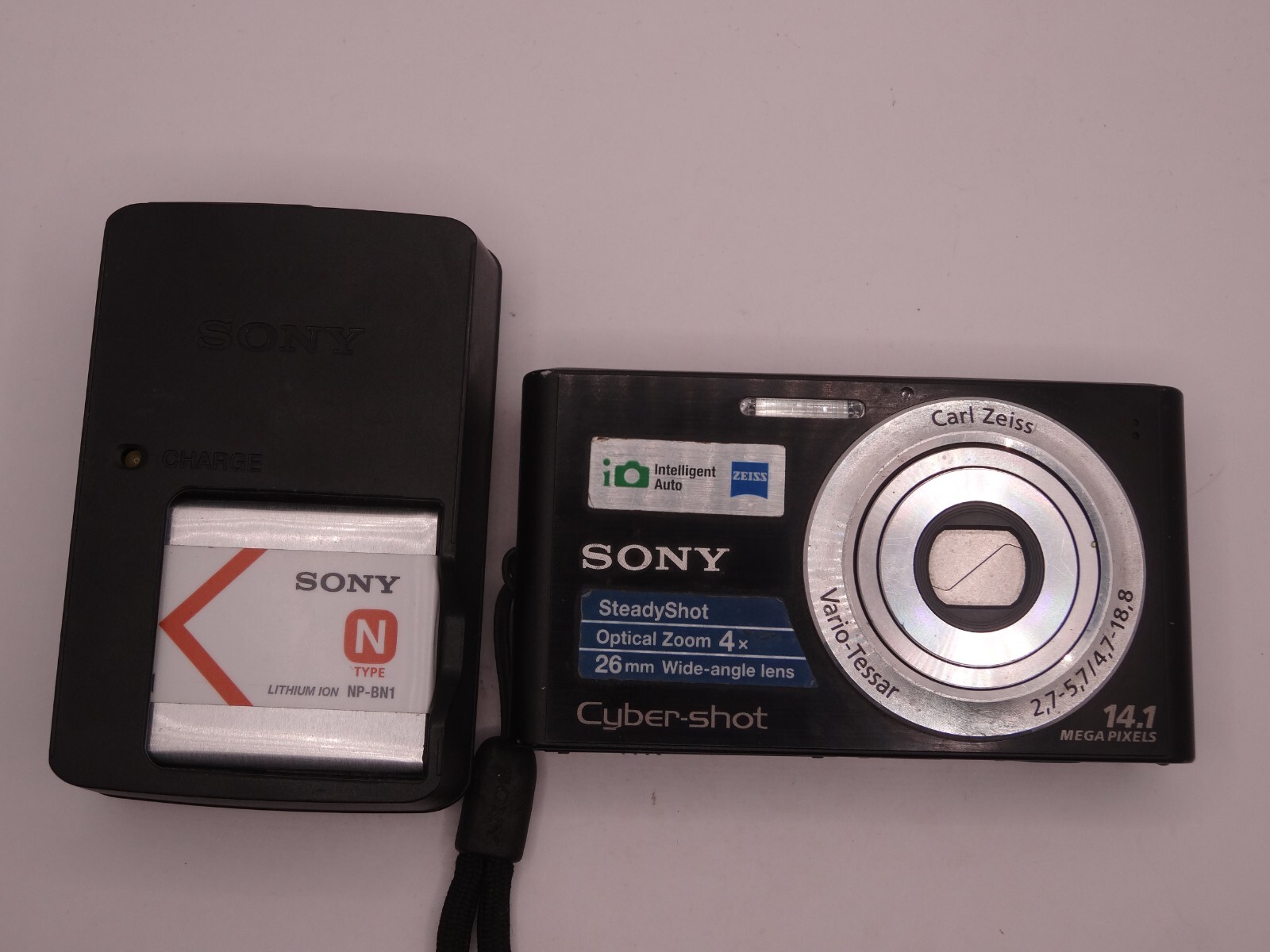SONY Cyber-shot 14.1メガピクセル 本体とバッテリー2個 Sony Cyber-shot DSC-W350 14.1MP Digital Camera - Black for