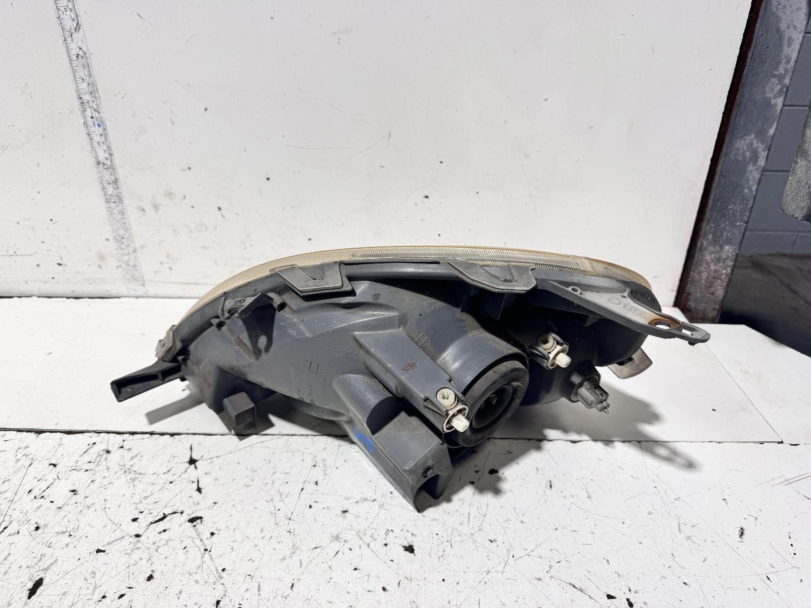 2004 Toyota Echo Right Head Light NCP10 10/2002-09/2005 image 3
