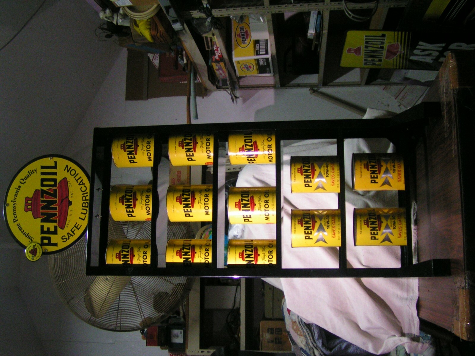 Pennzoil oil can rack display supreme Pennsylvania quality safe lubrication