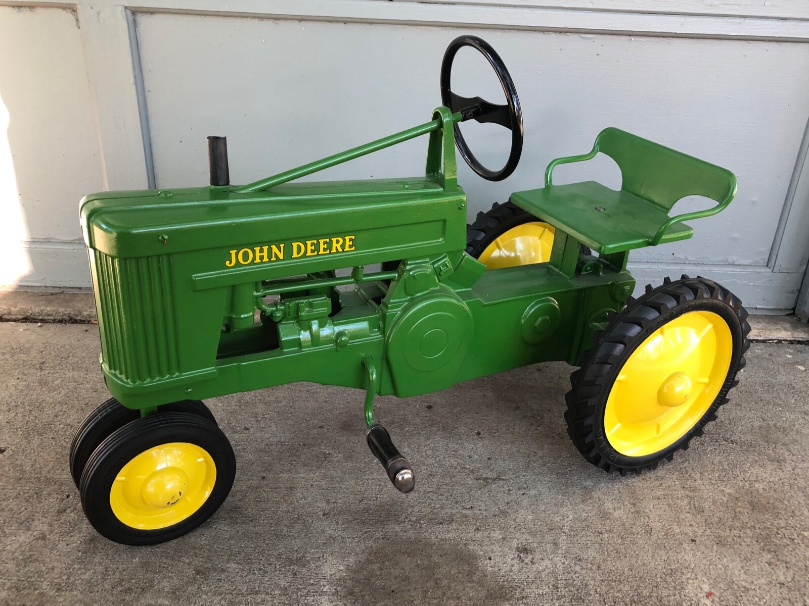 Купить Детский педальный автомобиль ESKA John Deere Small Model 60 ...