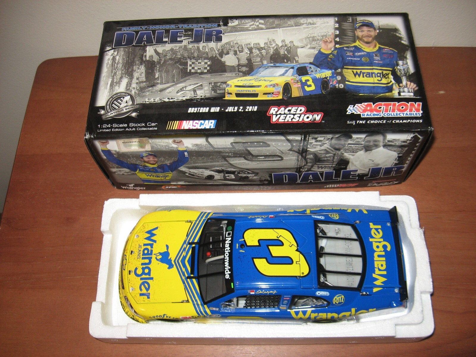 NASCAR 2010年モデル 1:64スケールダイキャストカー 3台セット $_57.JPG?set_id=8800005007