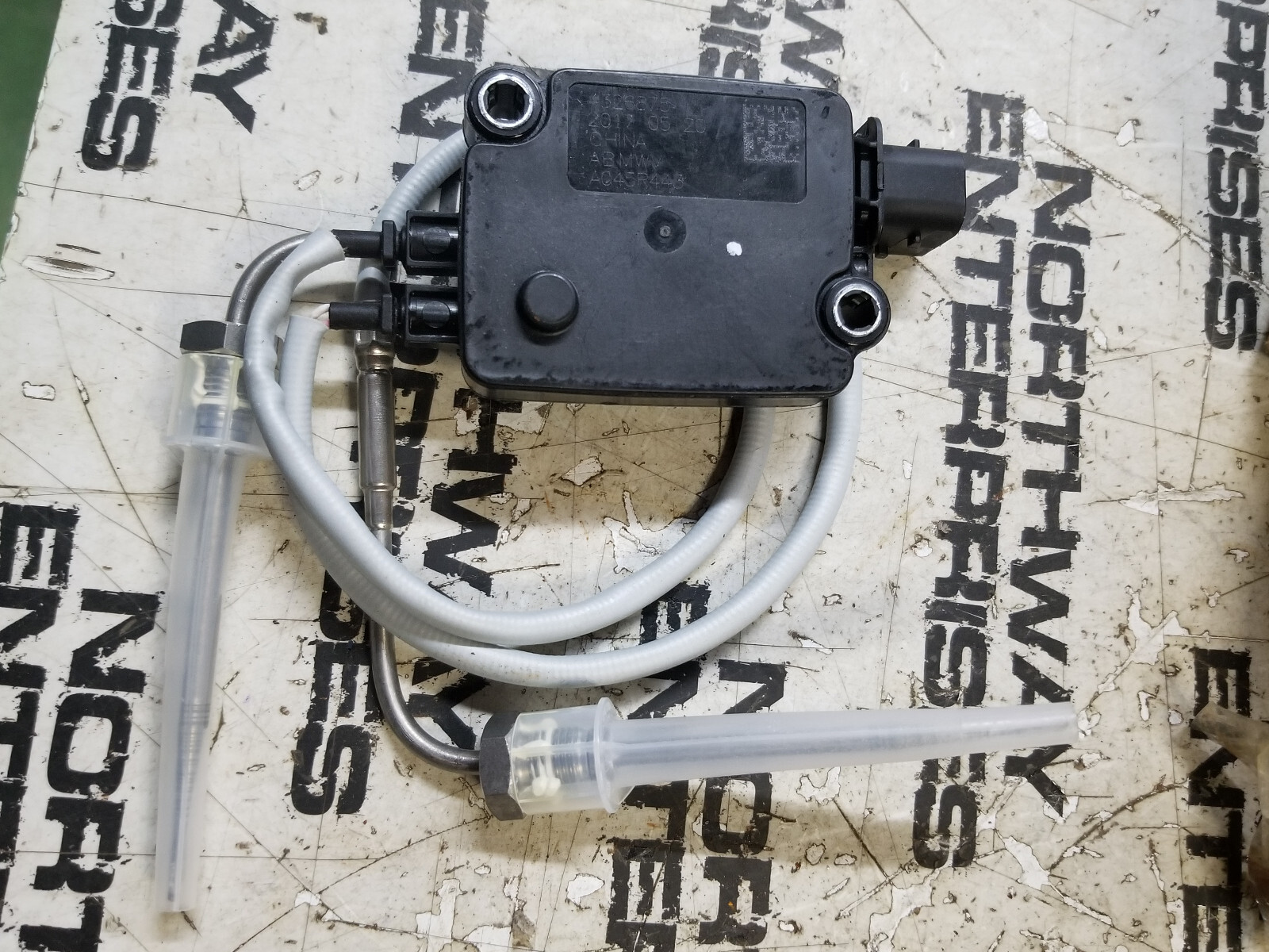 Genuine Cummins NOx Sensor Nitrogen Oxide 4326875 No Core - Picture 1 of 3
