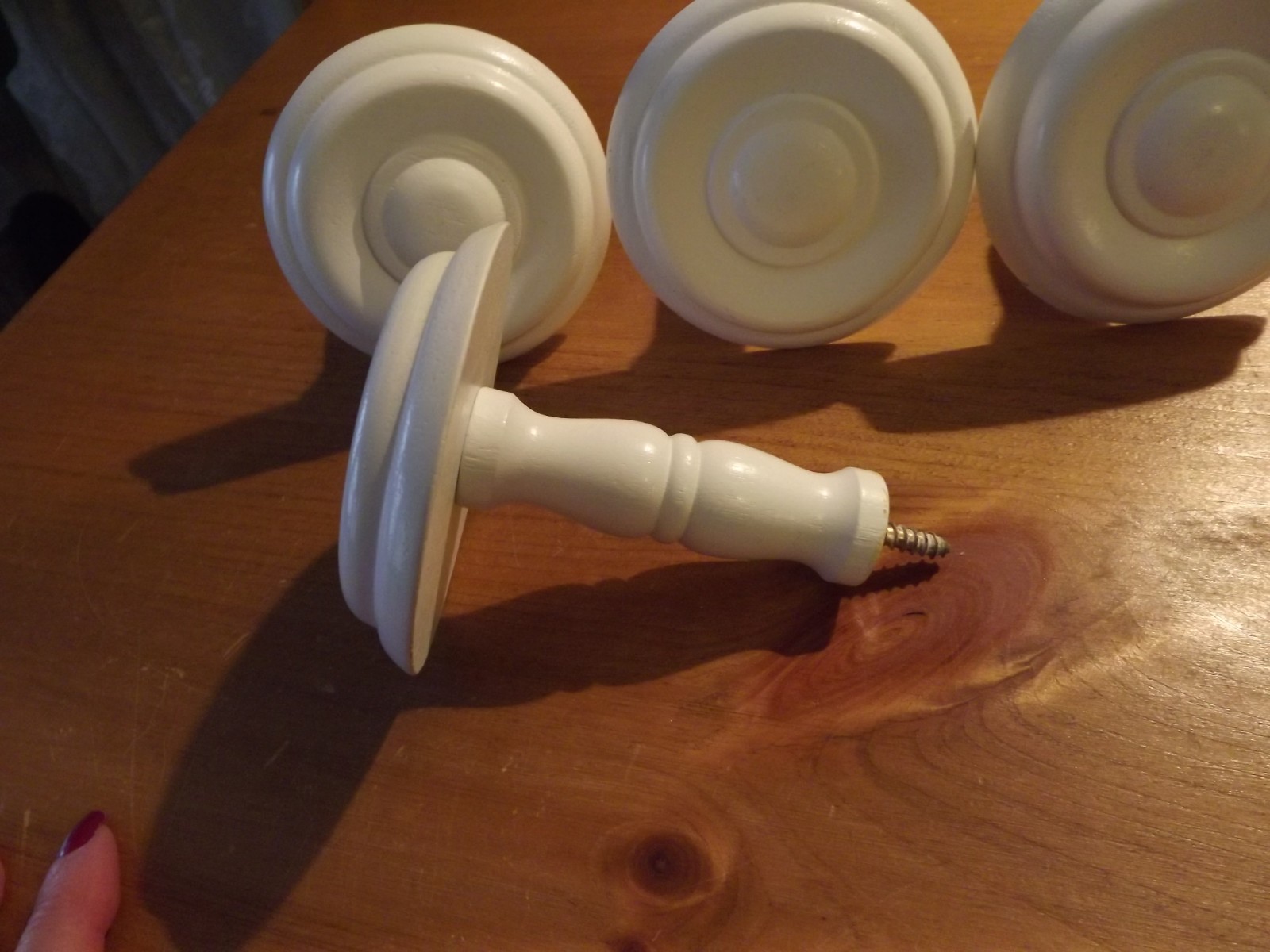 PAIR OF WOODEN DRAPERY CURTAIN TIEBACKS PAINTED WHITE 2 SETS AVAILABLE