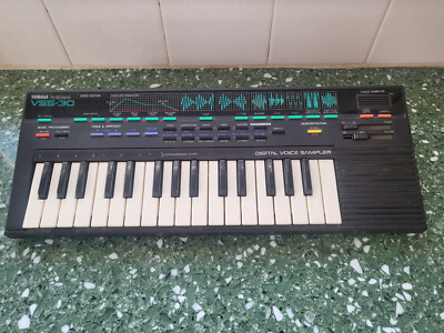 YAMAHA VSS-30 PortaSound Voice Editor -  32-Key Synthesizer Keyboard + Cord