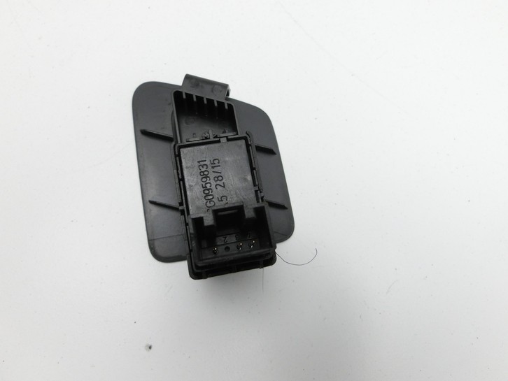 VW Passat B8 3G 14-19 Schalter Elektr. Heckklappe VW Passat B8 3G 14-19 20.07.2015 3G0959831 gebraucht Vorschau 2