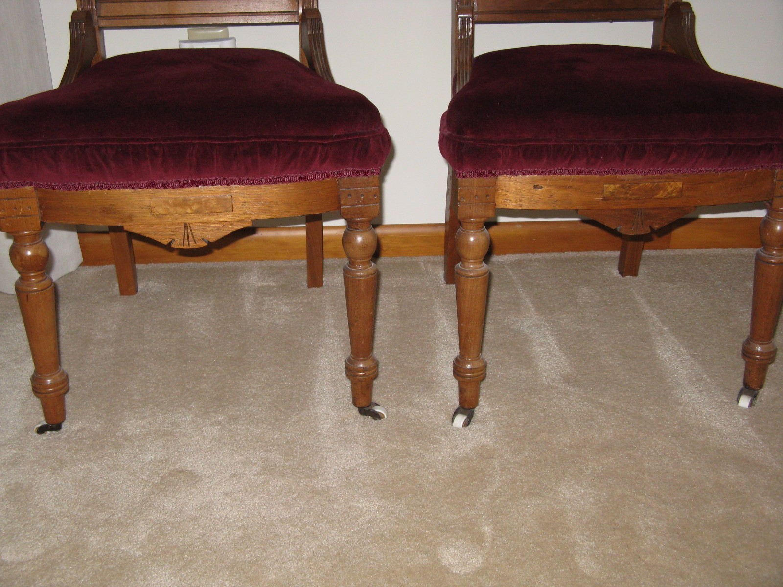 VICTORIAN EAST LAKE WALNUT SIDE CHAIRS 1800'S ( PAIR OF 2 )