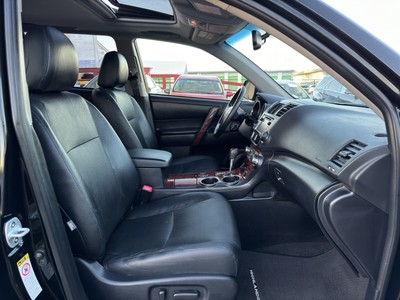 image 2 of interior