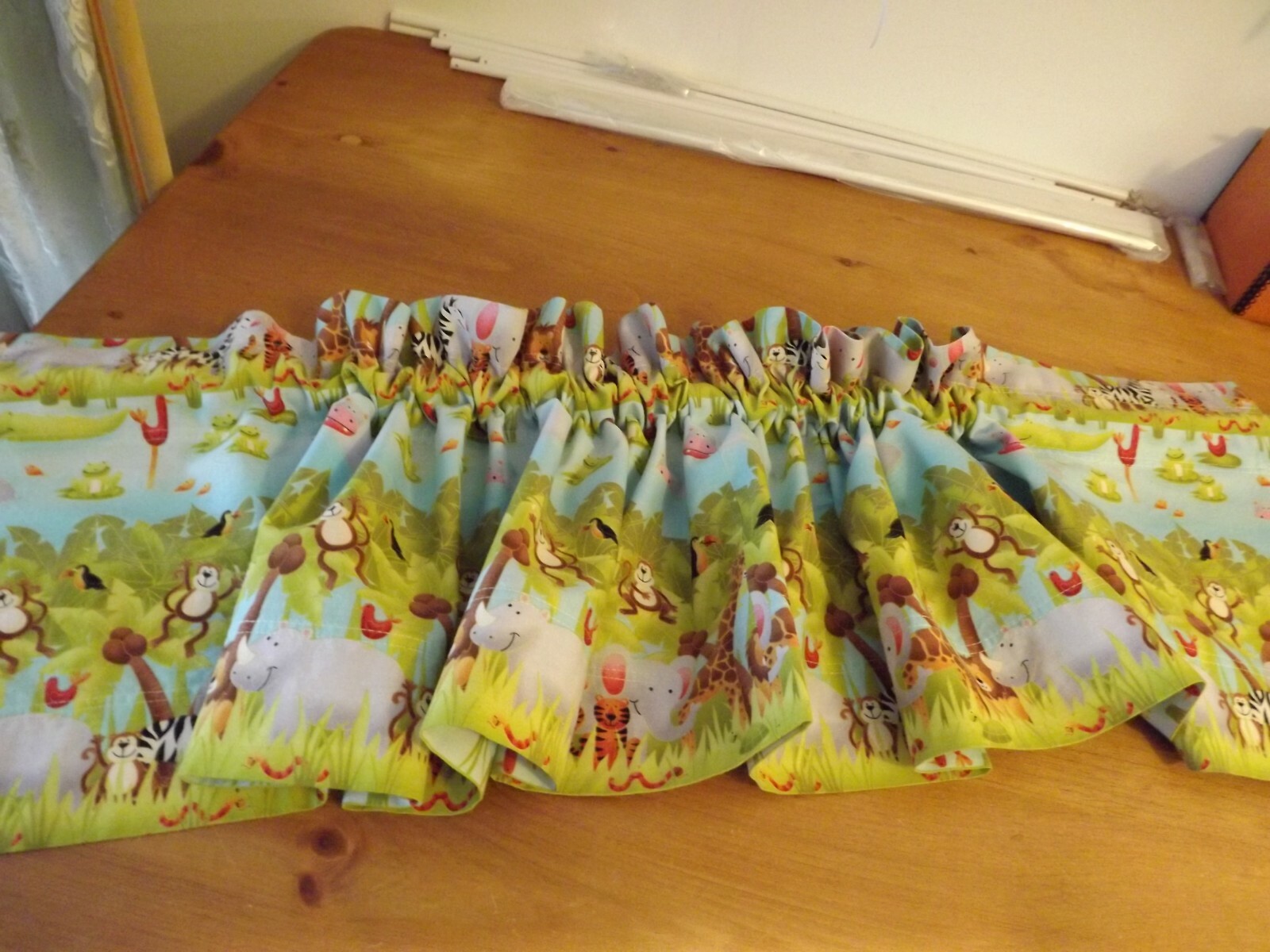 JUNGLE SAFARI CHILDS VALANCE nursery kid's 68Wx13.5