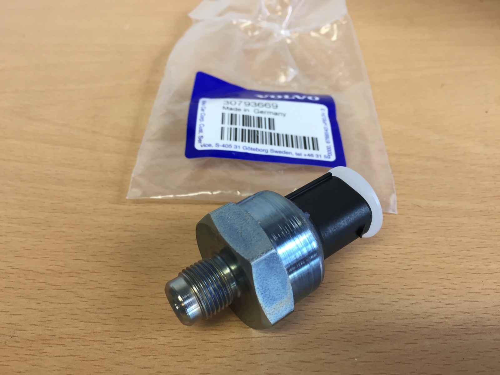 GENUINE VOLVO BRAKE PRESSURE SENSOR 30793669 XC90 XC70 V70