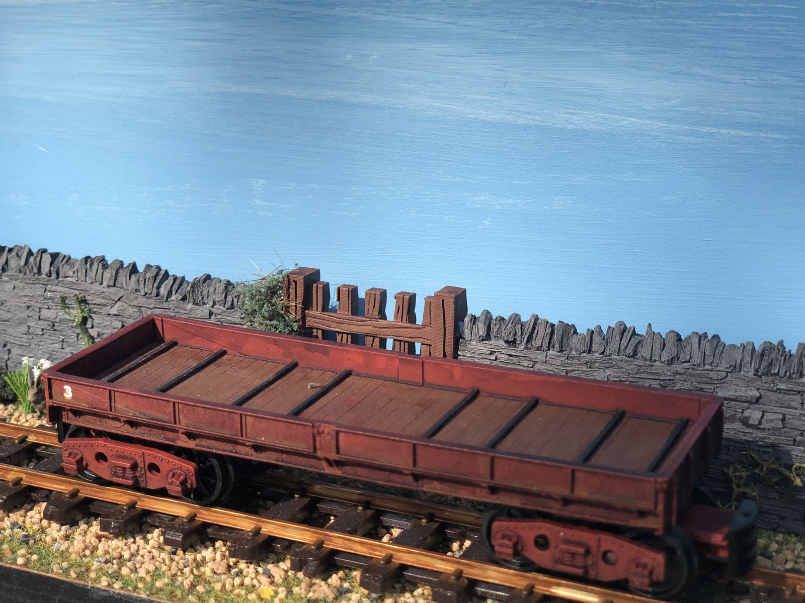 Gn15 Narrow Gauge bogie plate wagon - comes with bogie wheels and NEM pockets - Picture 5 of 10