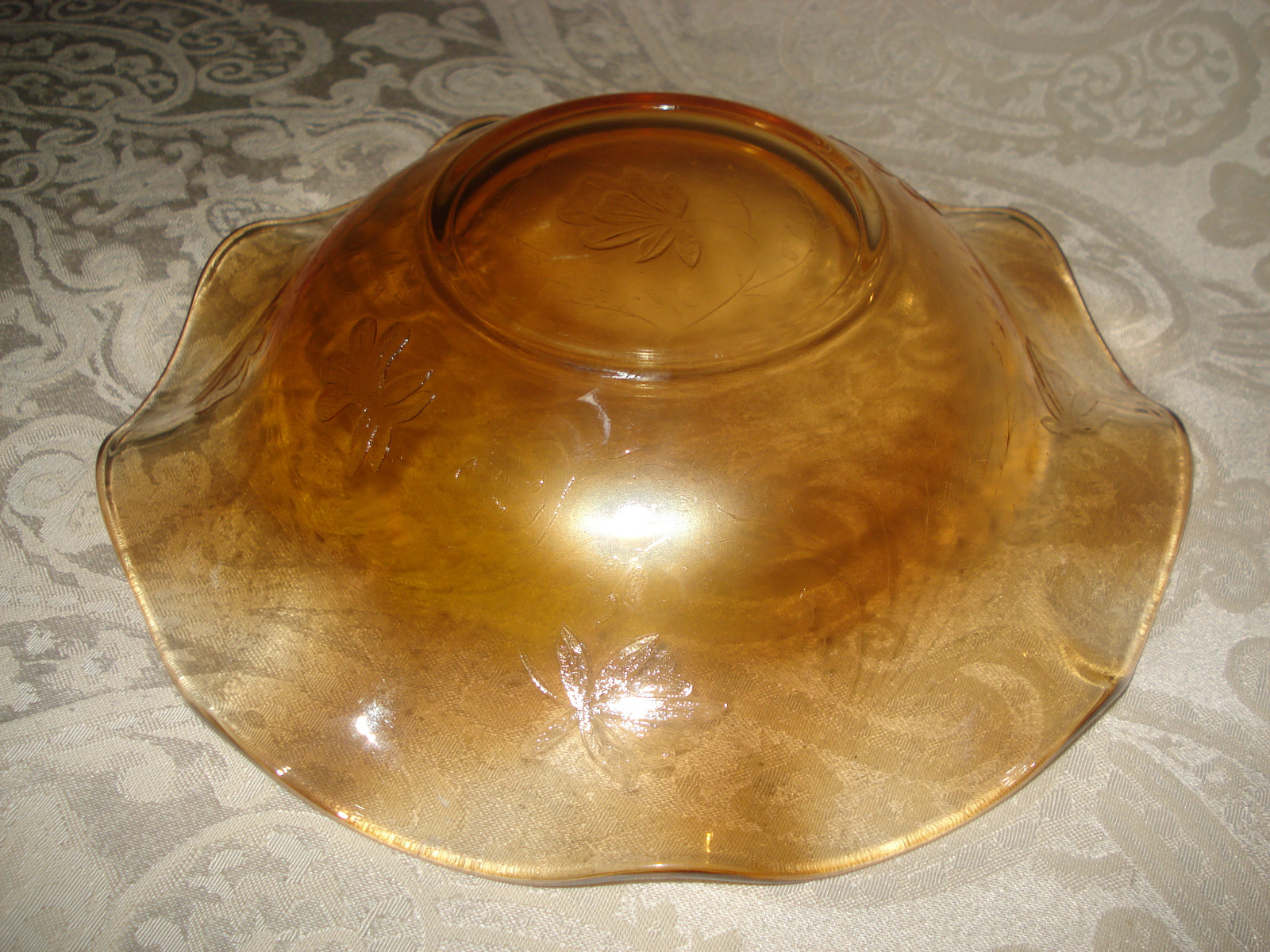 VINTAGE FLORAGOLD IRIDESCENT AMBER GLASS RUFFLED BOWL BY JEANNETTEL GLASS 9.5