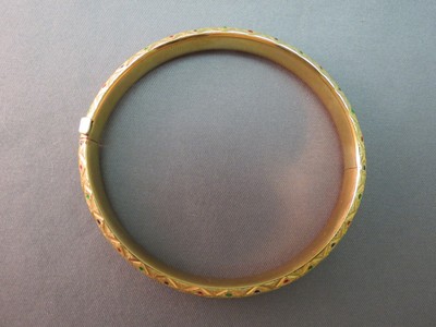 14k Yellow Gold Bangle Bracelet Textured Enamel Accents ARB 8mm Wide 7
