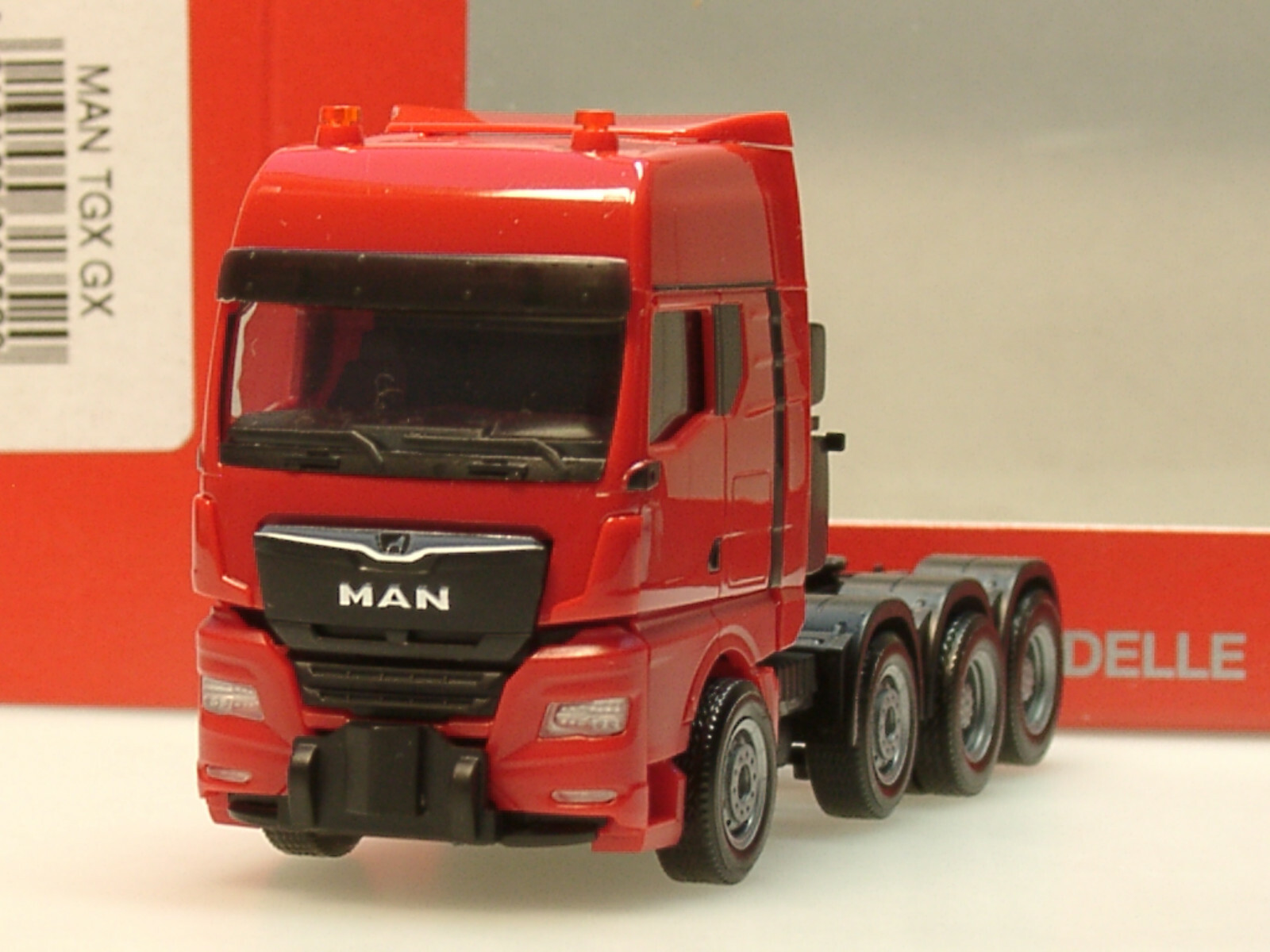 Herpa Media Markt トレーラー 1/87 Herpa box trailer 2-axle red 
