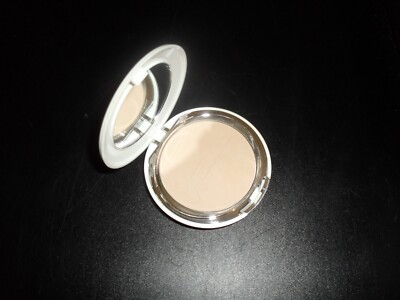 IT Cosmetics Celebration Foundation Illumination LIGHT POWDER NWOB READ PLEASE