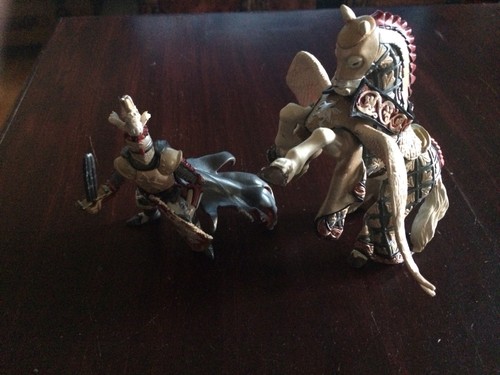 PAPO HORSE WITH WINGS NEW AND KNIGHT IS DAMAGED 2007 LOOK!!!