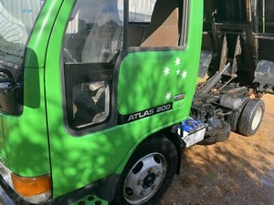 Ниссан атлас 200