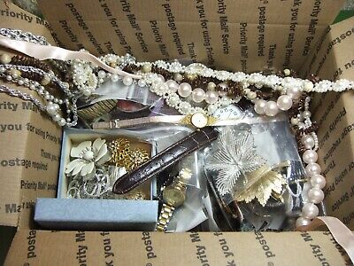 Big Resellable Lot 100's Pcs Vintage Costume Jewelry Earrings Necklaces Watches